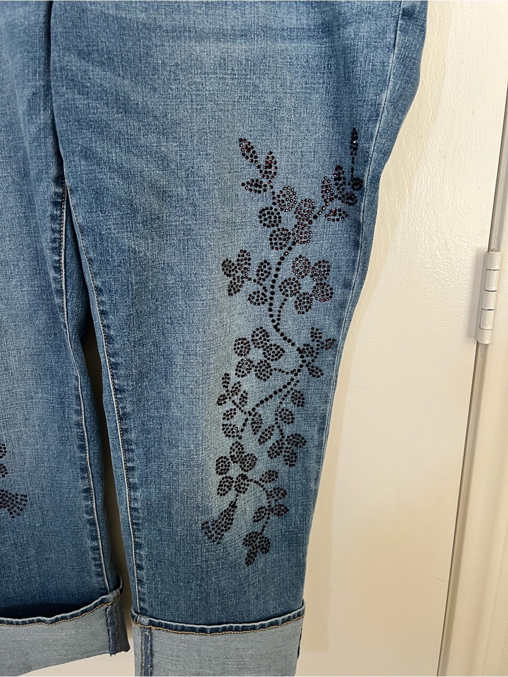Seven7 Boyfriend Jean With Floral Embellishments - Picture 4 of 10